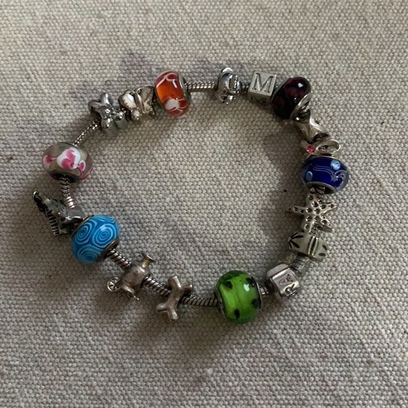 Pandora bracelet with charms - Picture 2 of 4